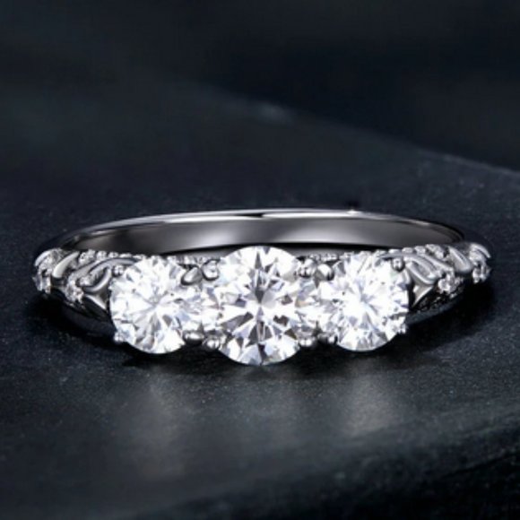 Moissanite Engagement Ring 1.1CT Round Cut D Color VVS1 EX - Picture 2 of 6